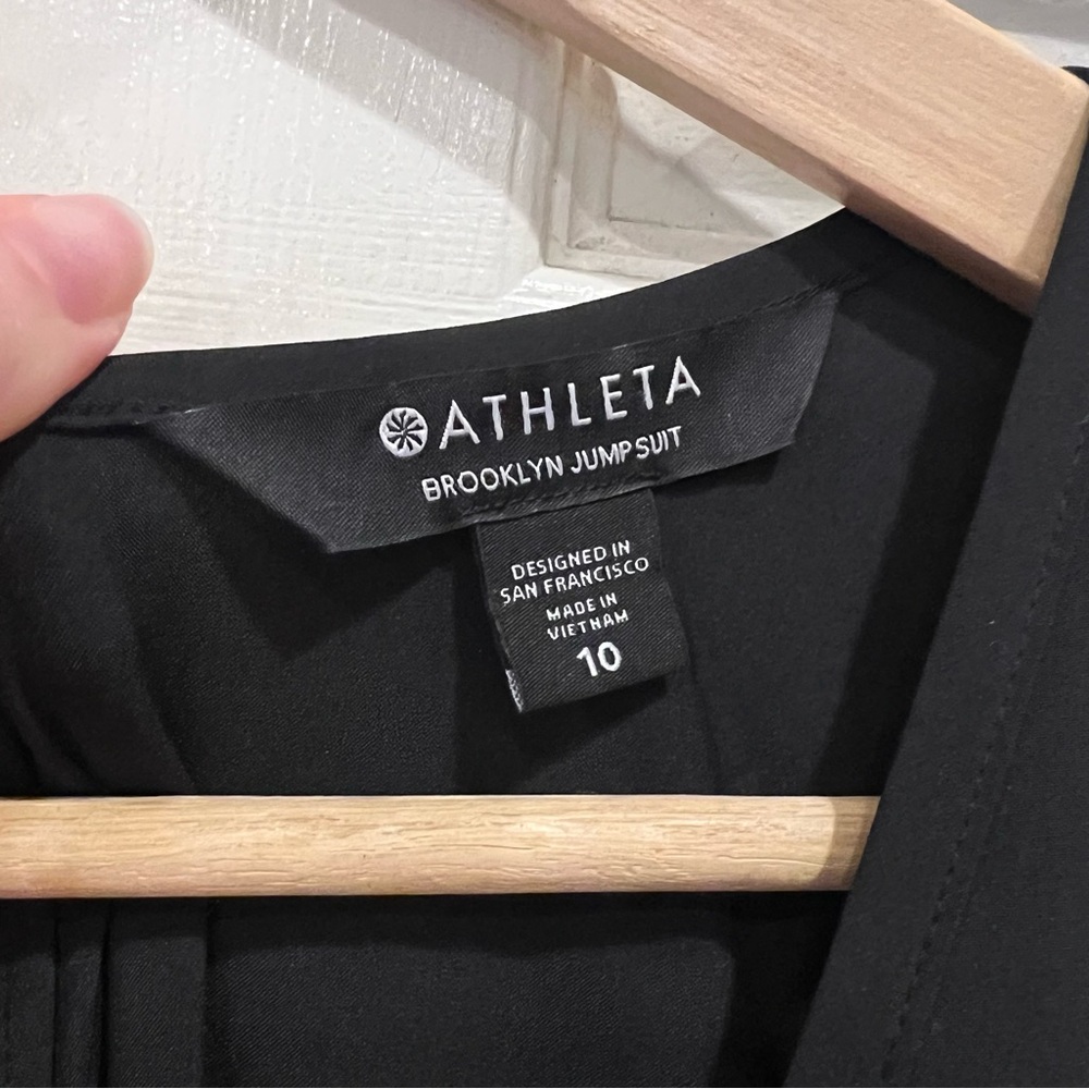 NEW ATHLETA Brooklyn Jumpsuit Black Size 10 Women’s Performance Travel Active - Picture 7 of 7